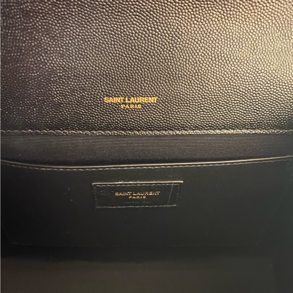 Never worn, medium Envelope Saint Laurent bag. - Picture 3 of 4